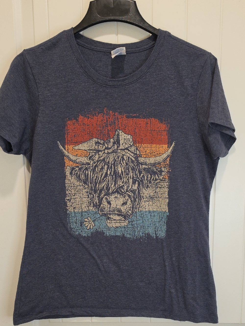 Port & Company Navy Graphic Tshirt Retro Highland Cow Size Large